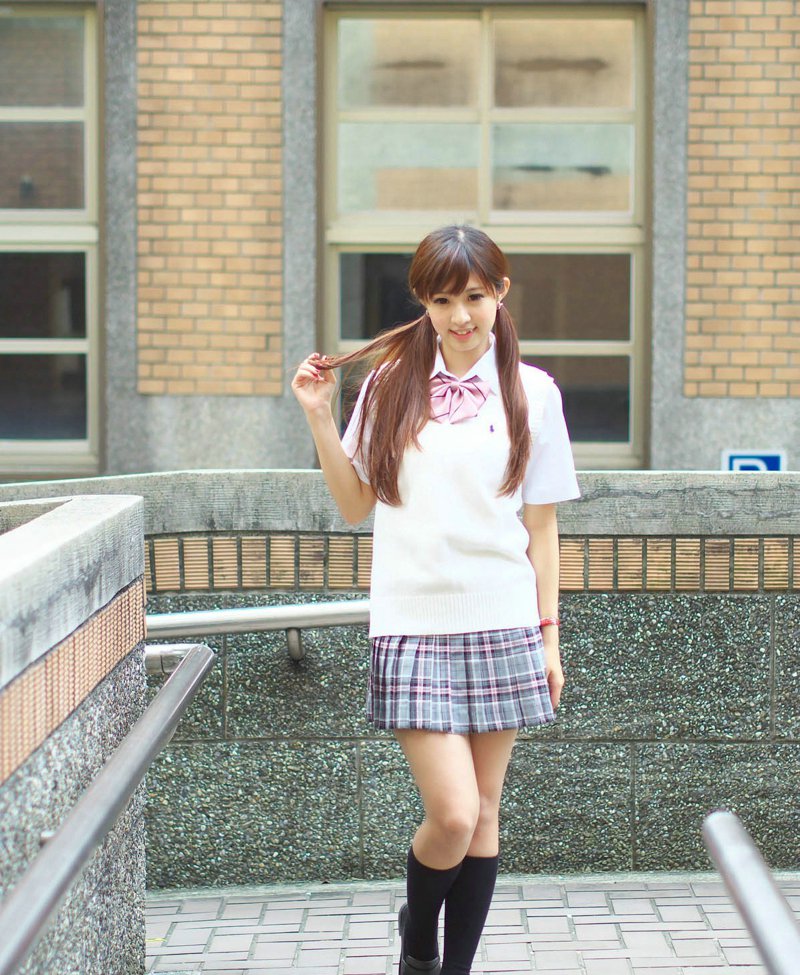 日系萌妹学生校服短裙甜美清新写真